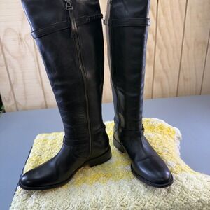 Black Leather Knee Hi
Riding Boots Side Zip‎ Buckle Detail Women's Size 7M Thask